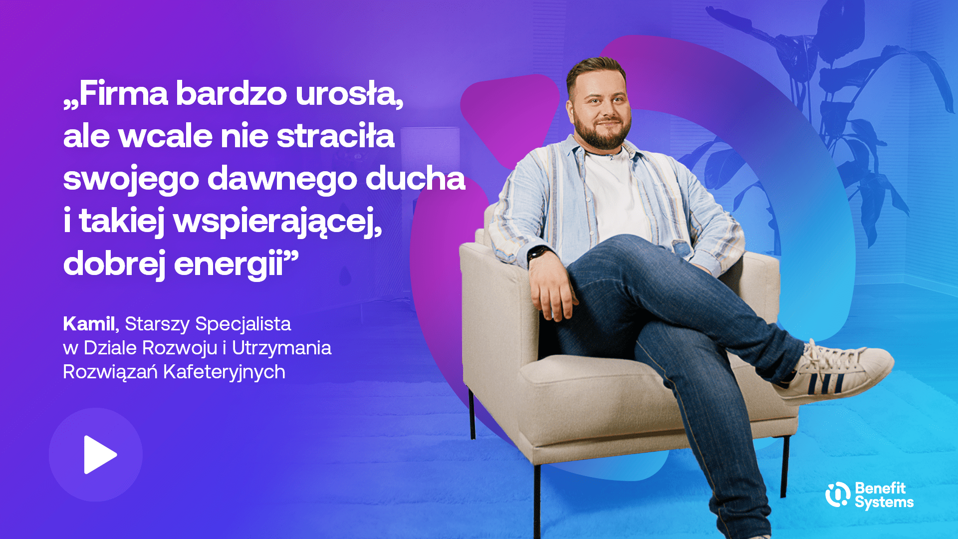 Starszy specjalista Kamil z działu rozwoju